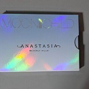 Anastasia Beverly Hills Moonchild Palette with Iridescent Hues